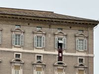 Petersplatz - der Papst wird erwartet 