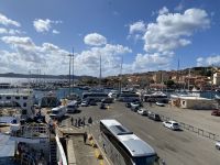 Unser Bus kommt auch noch an Bord