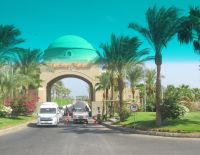 Die Einfahrt zu Makadi Bay