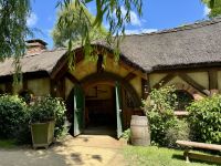 9. Reisetag – Von Pauanui nach Rotorua – Ausflug nach Hobbiton – The Green Dragon Inn