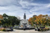 Die Fontaine vor dem Parlamentsgebäude