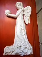 Engel an einer Tür in der Altstadt von Güstrow