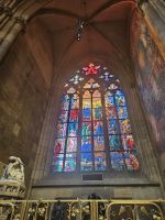 Kirchenfenster im Veitsdom