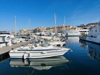 Blick vom Hafen in Saint-Tropez