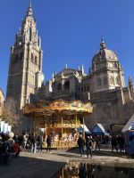 Weihnachtsmarkt vor der Kathedrale