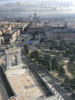 Blick vom Faro de Moncloa zum Arco de la Victoria