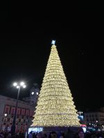 Goldener Weihnachtsbaum in Madrid an der Puerta del Sol, Madrid 