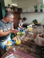 Poncha-Stand auf dem Bauernmarkt in Santo de Serra
