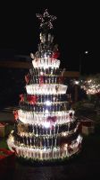 Tannenbaum aus leeren Flaschen
