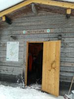 Pause Schneemobil-Fahrt