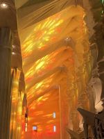 Farbspiel der Fenster der Sagrada Família in Barcelona