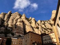 Aussicht vor dem Eingang in das Kloster von Montserrat