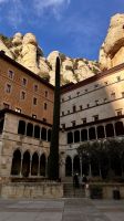 Aussicht vor dem Eingang in das Kloster von Montserrat
