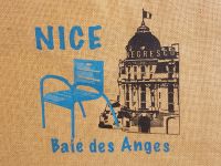 Chaise bleue et Negresco