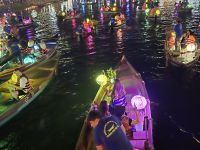 Lampion Parade auf Fluß Hoi An