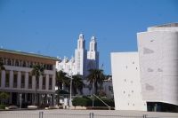 Sacre Coeur und (rechts) Grand Théâtre de Casablanca 