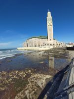 Zwei Hadithen sagen, Allahs Thron schwebe über dem Wasser - dies wollten König und Architekt bei der Moschee Hassans II. verwirklicht sehen 