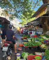 Marktleben, Einkauf mit dem Moped