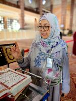 Wir bekommen eine kleine Kostprobe aus den Suren des Koran vorgelesen, Putrajaya