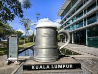 Großer Bierhumpen aus Zinn an der Zinnfabrik von Kuala Lumpur