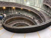 Rom. Vatikanische Museen. Die Momo-Wendeltreppe