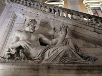 Rom. Campidoglio. Statue des Tiber mit der Wölfin und den Zwillingen