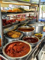 Stand mit indischen Spezialitäten in Georgetown, Penang