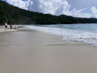 einer der schönsten Strände der Seychellen - Anse Lazio auf Praslin