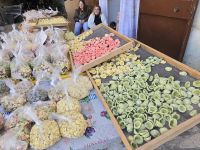 Pasta in den Gassen von Bari