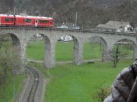 Bernina Express, das Kreisviadukt von Brusio, einmal rundrum.
