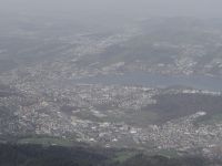 Pilatus, Luzern am Vierwaldstätter See. Mit dem Fernglas erkannt man die Kapellbrücke. 