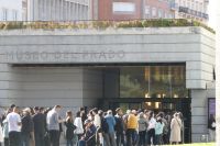 vor dem Prado Museum