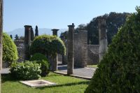 Villa mit Garten im Inneren