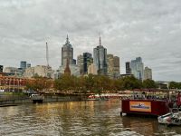 6. Reisetag – Abendspaziergang in Melbourne – Blick über den Yarra River auf den CBD