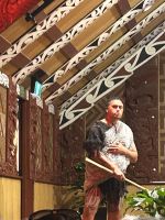 Maori mit Schenkeltatoo