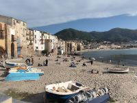 Sizilien. Cefalú. Strand