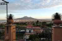 Früh am Morgen auf der Terrasse des Hotels