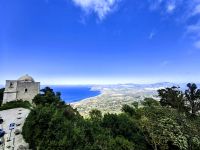 Blick von Erice auf die Küste von Sizilien