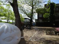 Amsterdam - im Garten des MOCO Museums