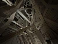 Massive Abstützung der Hohlräume im Salzstock durch Gebälk