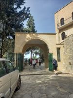 Rundreise Zypern // Eingangstor zur Neophytos Kloster in Paphos