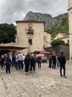 Kotor ist von hohen Bergen umgeben