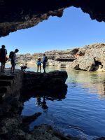 ... zu einer eindrucksvollen Höhle