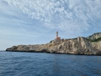 Insel Capri - Schifffahrt rund um die Insel... (Leuchtturm Punta Carena)