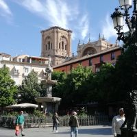 Die Kathedrale in Granada überragt alles