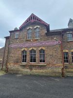 Tag 6 - Wales - Marienkirche in der Mulde der weißen Hasel, in der Nähe eines schnellen Strudels und der Kirche St. Tysilio bei der roten Höhle.jpg