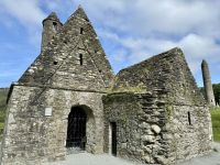 12. Reisetag – Besuch in Glendalough – Klosterruine mit St Kevin’s Kitchen und Rundturm