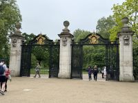 The Mall in London - along The Princess Dianas Memorial Walk Lane