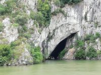 Die berühmte Veterani-Höhle