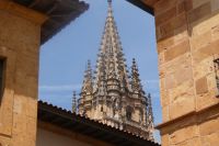 Turm der Kathedrale von Oviedo